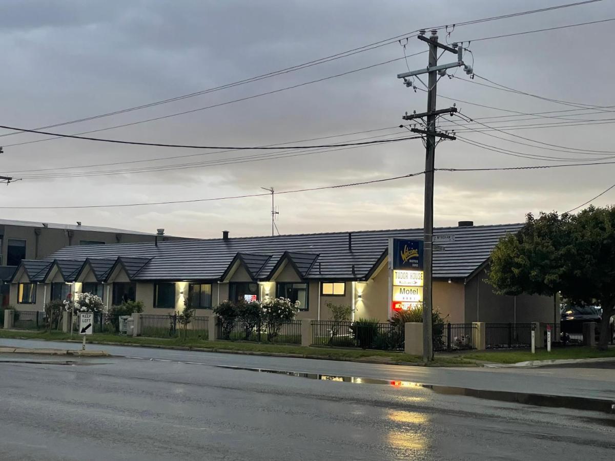 Shepparton Motor Inn Tudor House Motel Экстерьер фото