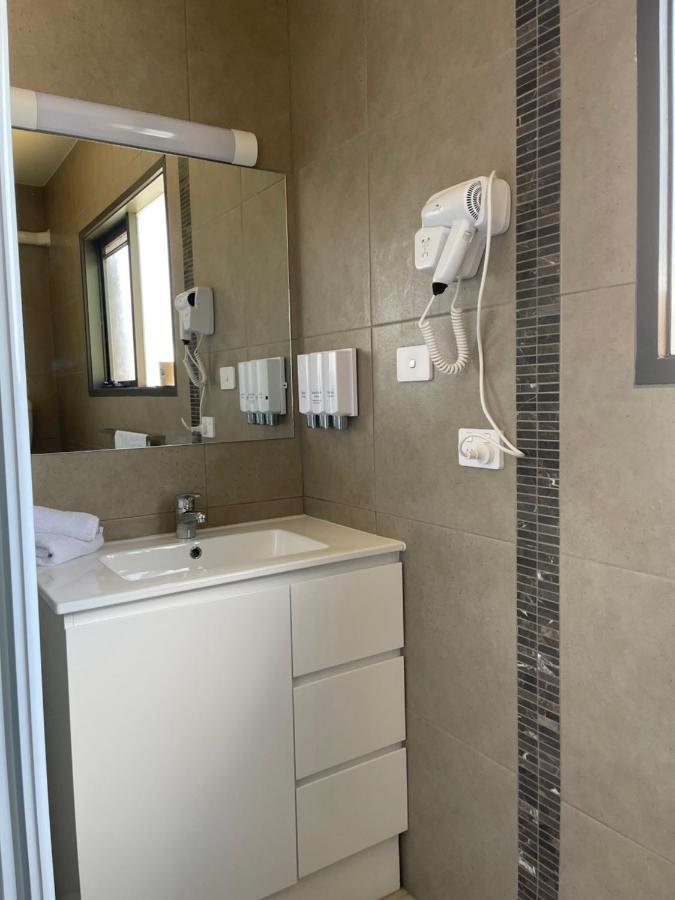 Shepparton Motor Inn Tudor House Motel Экстерьер фото