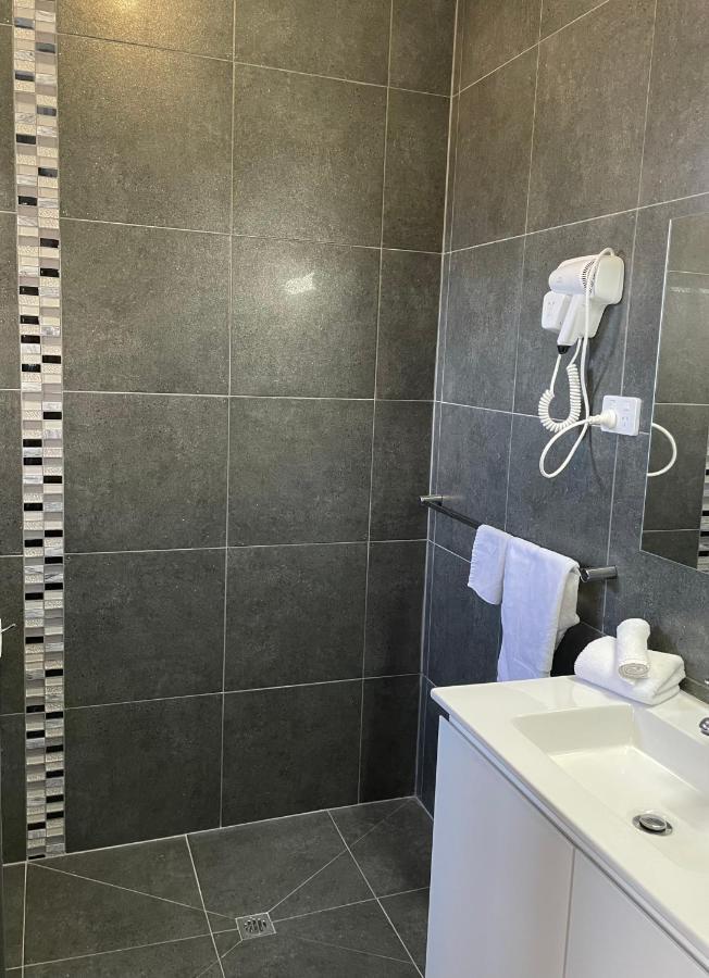 Shepparton Motor Inn Tudor House Motel Экстерьер фото
