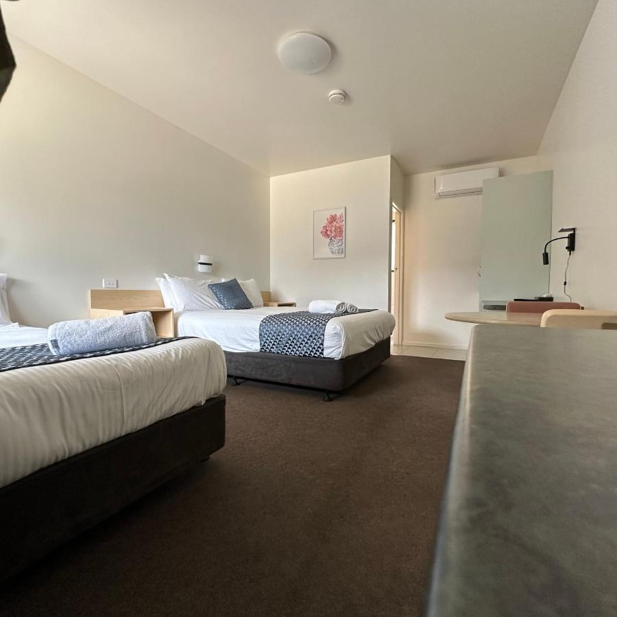 Shepparton Motor Inn Tudor House Motel Экстерьер фото
